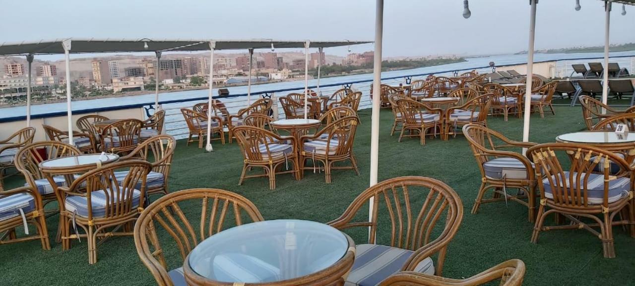 Hotel Ship Queen Isis Elminya Al-Minja Zewnętrze zdjęcie