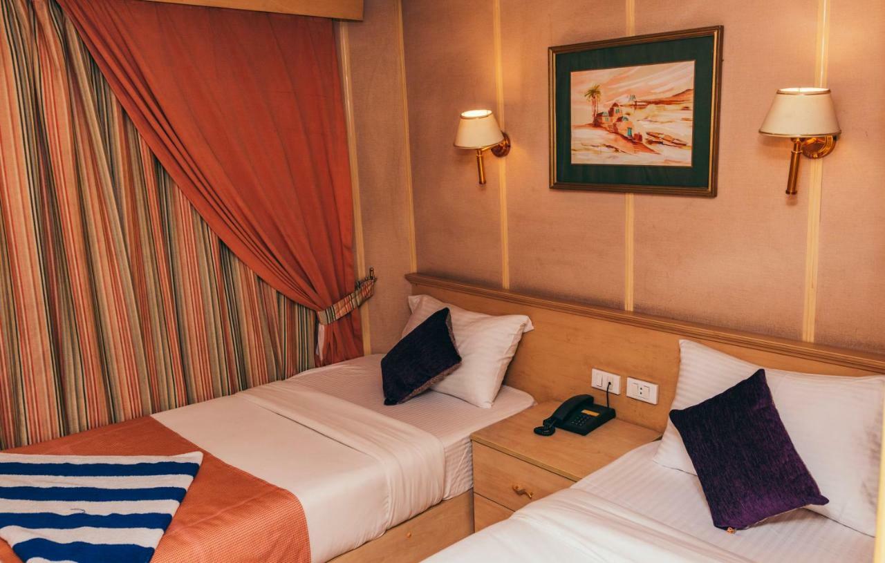 Hotel Ship Queen Isis Elminya Al-Minja Zewnętrze zdjęcie